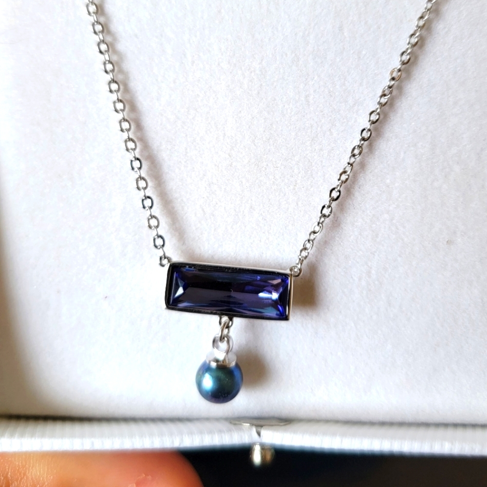 Stone/Pearl Necklace